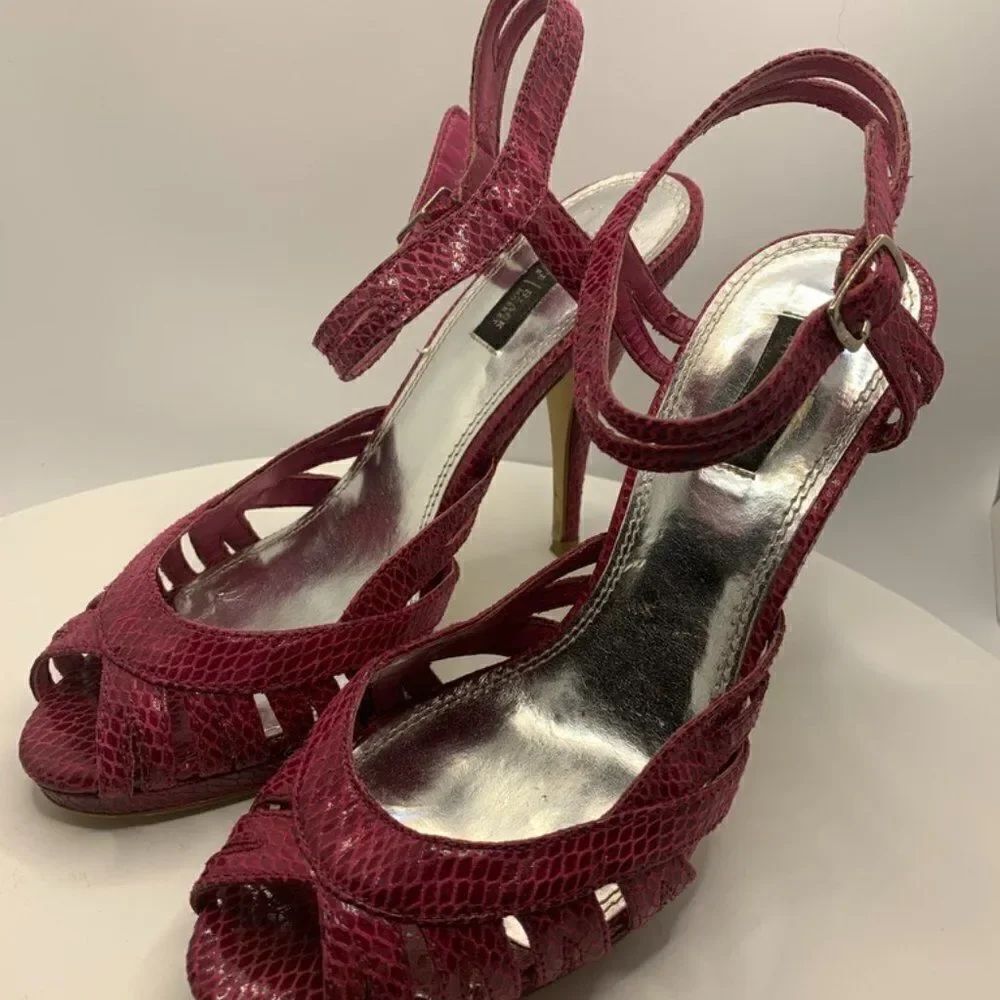 White House Black Market Pink Snakeskin Slingback 4.5 Heel
